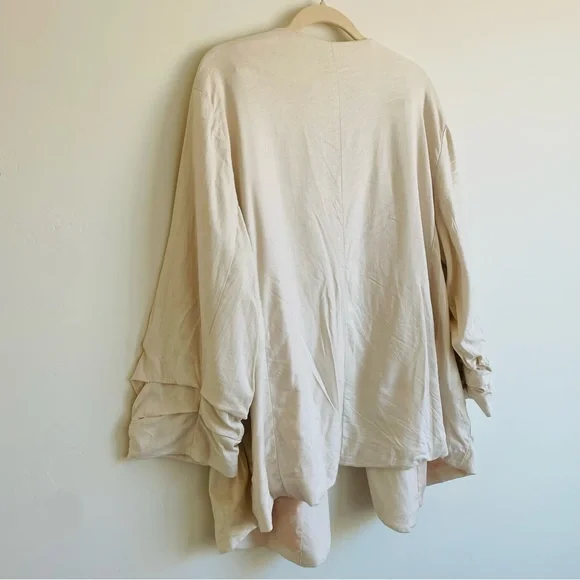 Skies Are Blue Curvy Linen Blend Blazer - Picture 2 of 9